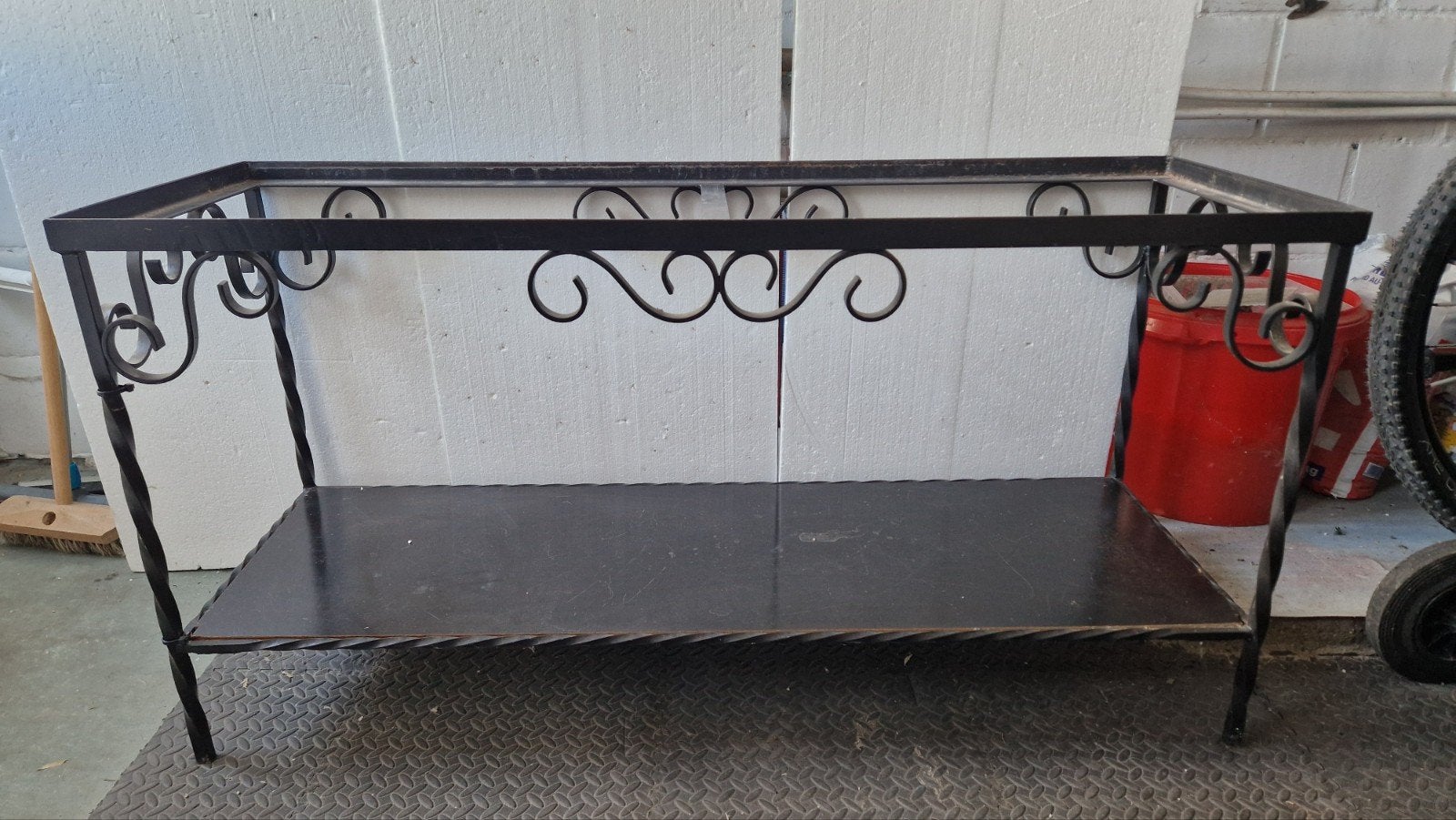 metalen staander voor bak 1meter 20, Enlèvement, Utilisé