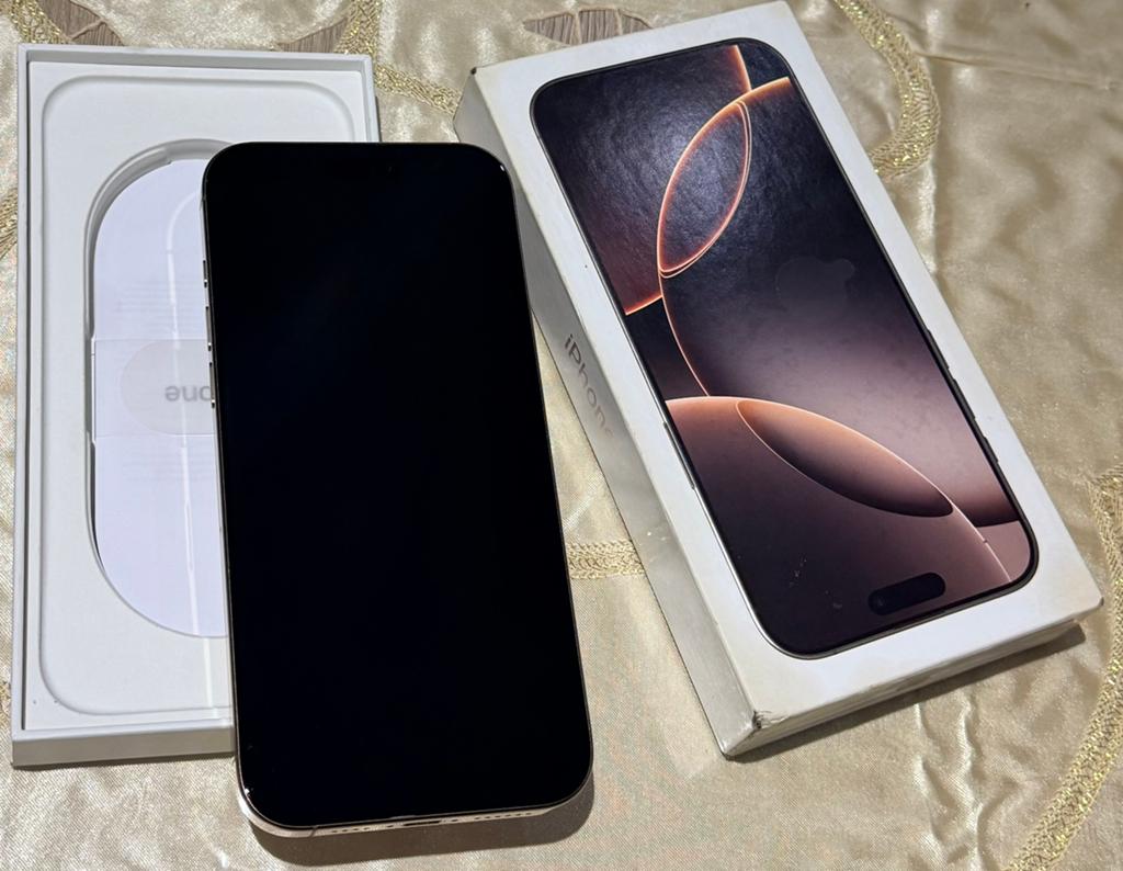 État de la batterie de l'iPhone 16 Pro Max 256 Go : 85 %, Télécoms, Téléphonie mobile | Apple iPhone, 256 GB, Or, IPhone 16 Pro Max
