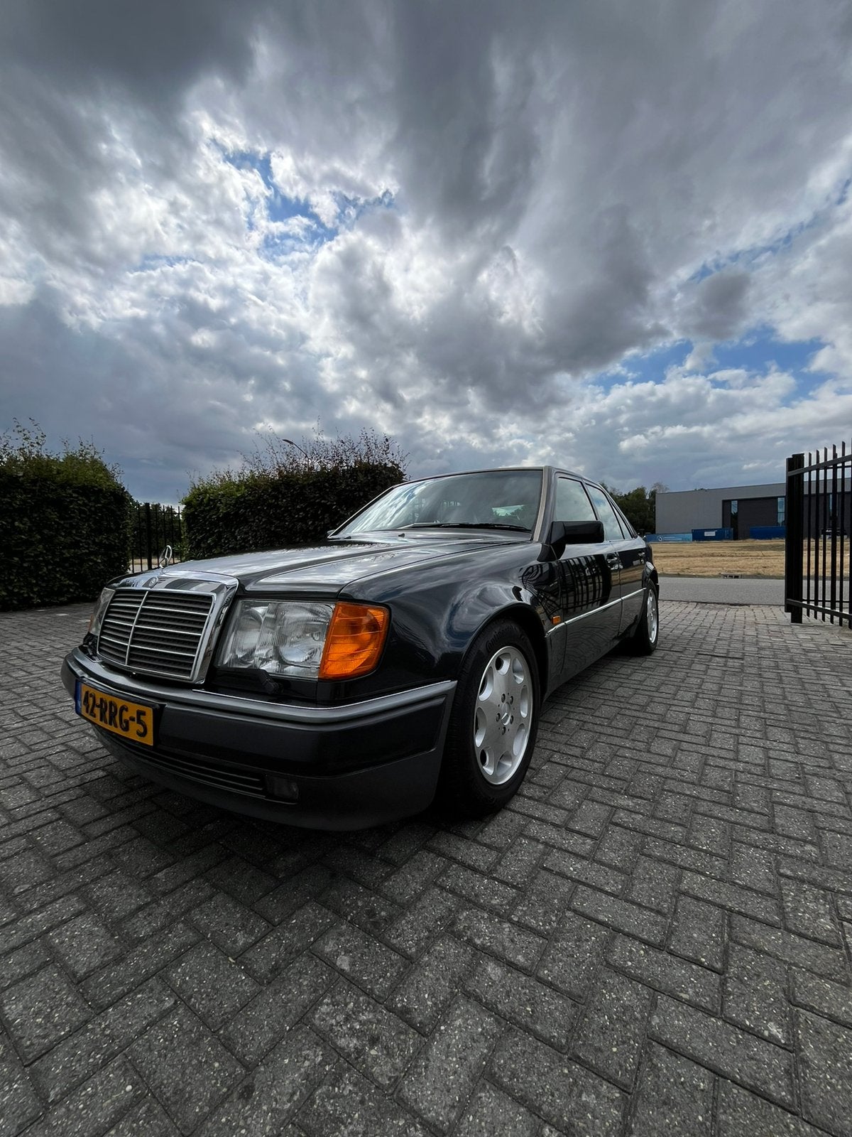 Mercedes W124 500E met Caro interieur, Autos, Achat, 4 portes, 4973 cm³, Noir