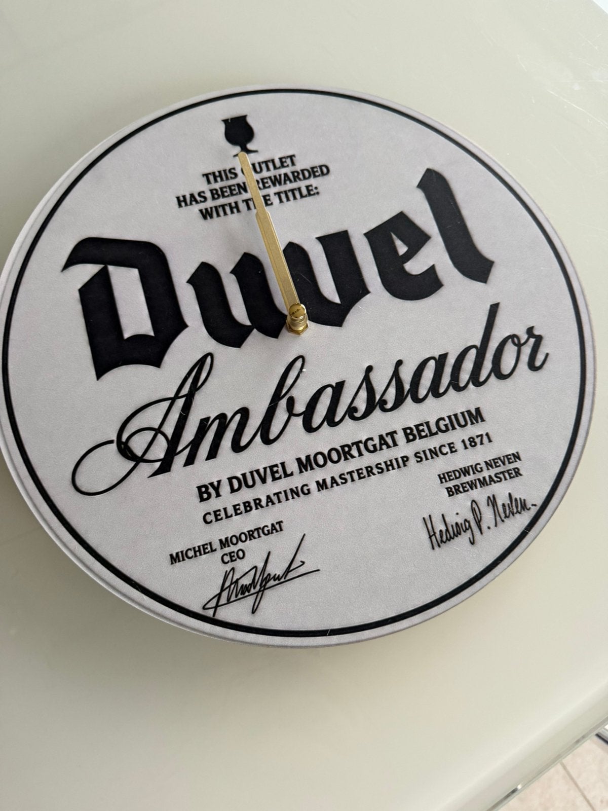 Grande horloge murale Duvel Ambassador - Mancave Vintage, Neuf, Enlèvement ou Envoi, Vintage, Analogique