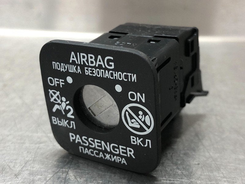 AIRBAGSLOT Toyota Auris Touring Sports (E18), Gebruikt, Toyota