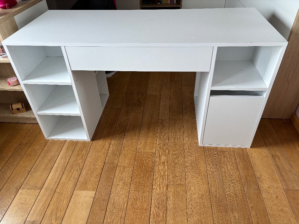 bureau, Ophalen, Spaanplaat of MDF, Schoolbureau, Zo goed als nieuw