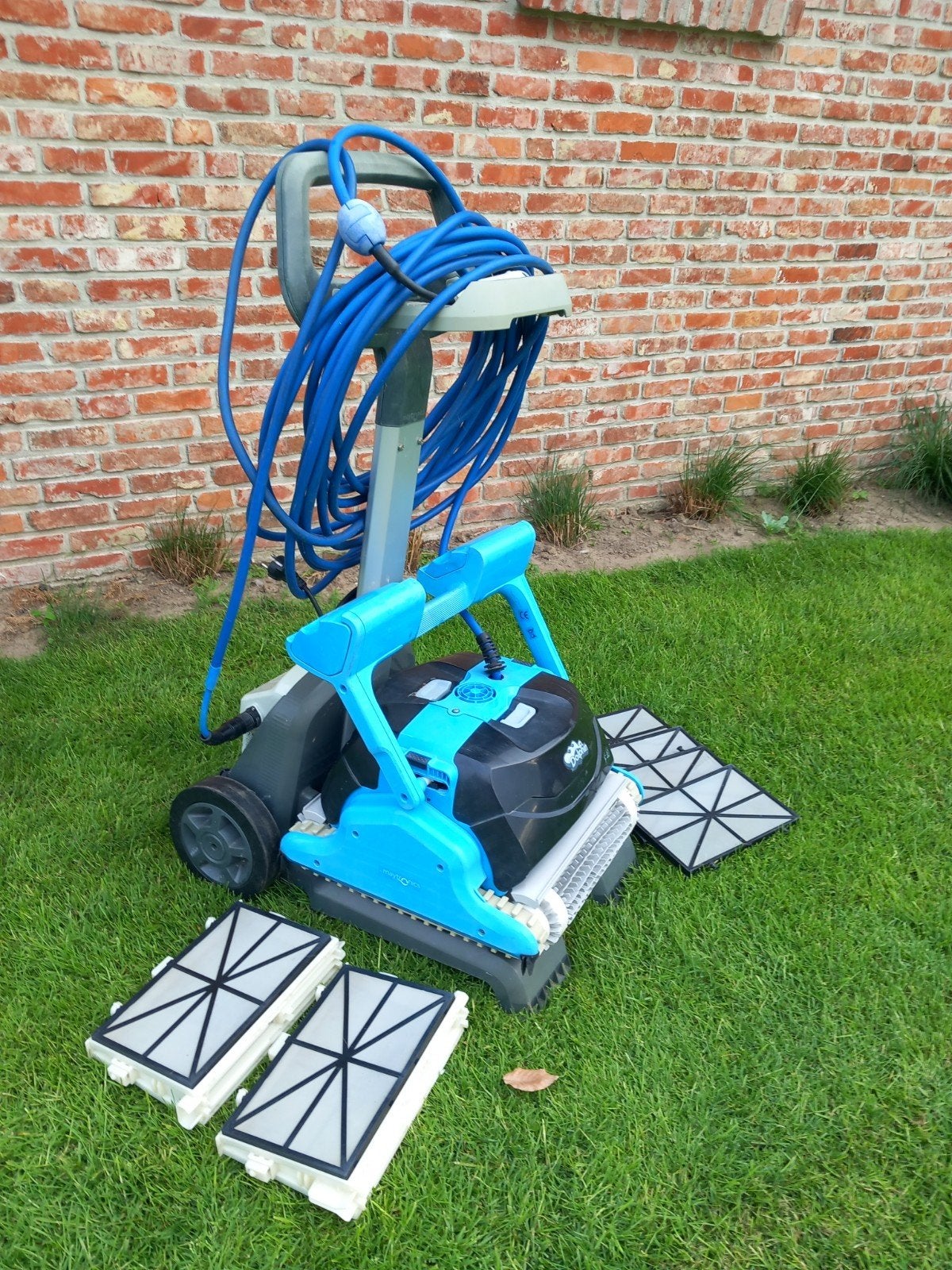Zwembadrobot dolphin F40 incl caddy en extra filtercassettes, Tuin en Terras, Zwembad-toebehoren, Ophalen, Gebruikt, Overige typen
