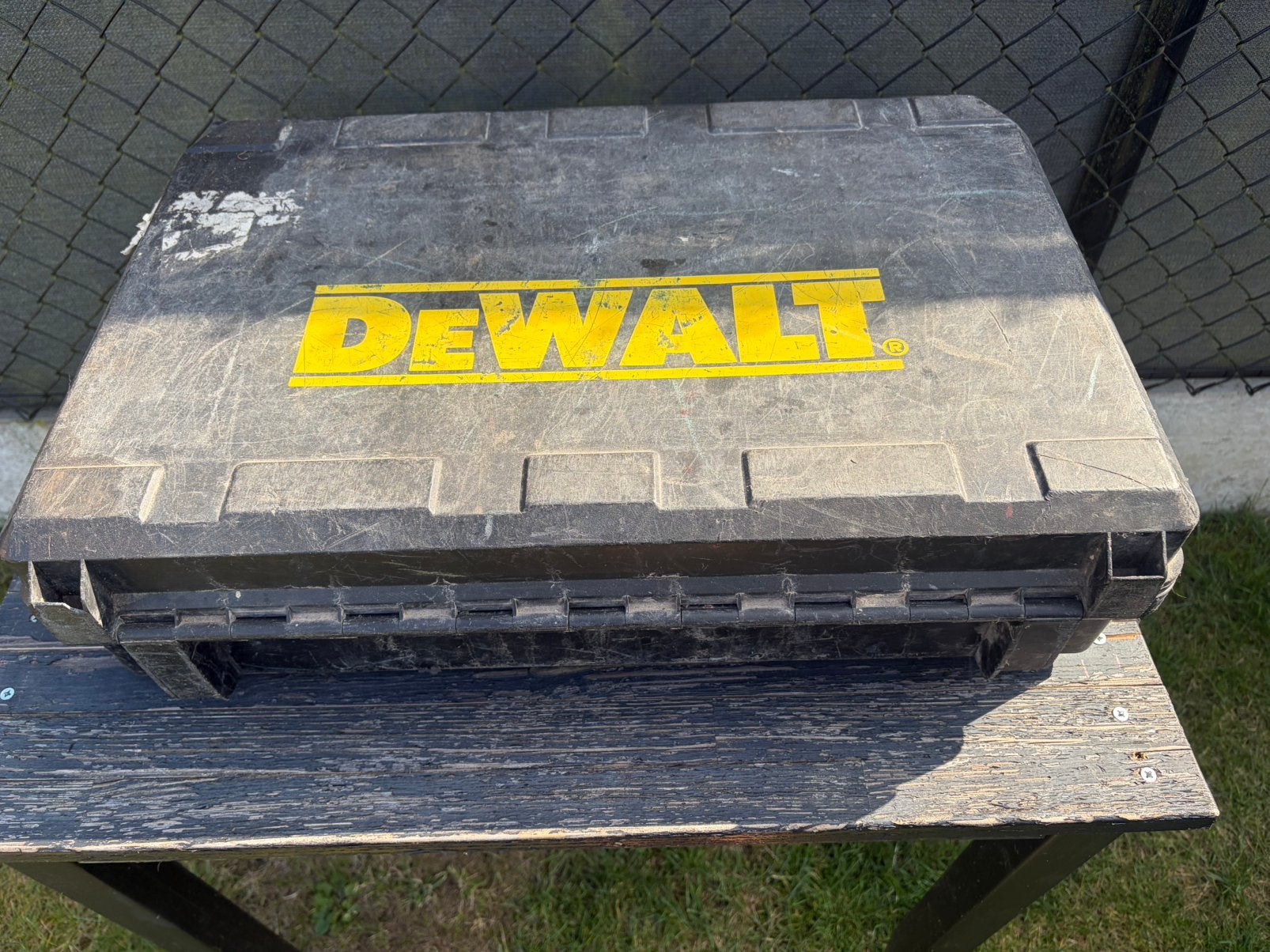 Breekhamer Dewalt met bijhorende beitels., Bricolage & Construction, Boîtes à outils, Enlèvement, Utilisé