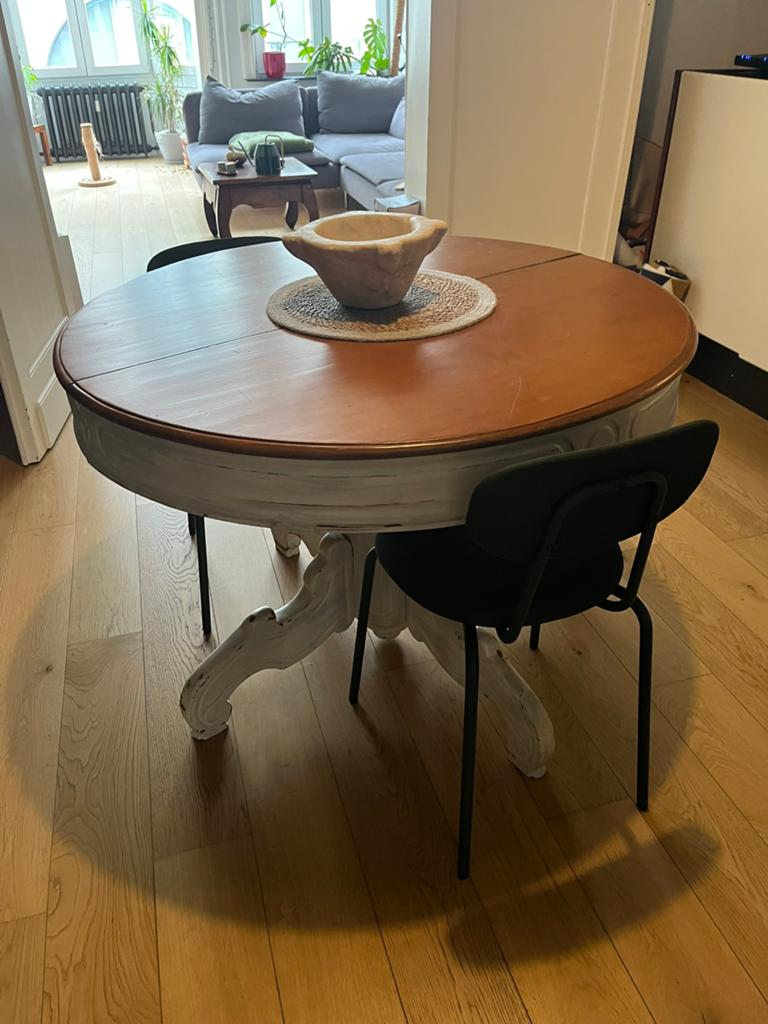 Table en bois massif + 2 chaisses, Maison & Meubles, Tables | Tables à manger, Utilisé, 100 à 150 cm, 50 à 100 cm, Quatre personnes