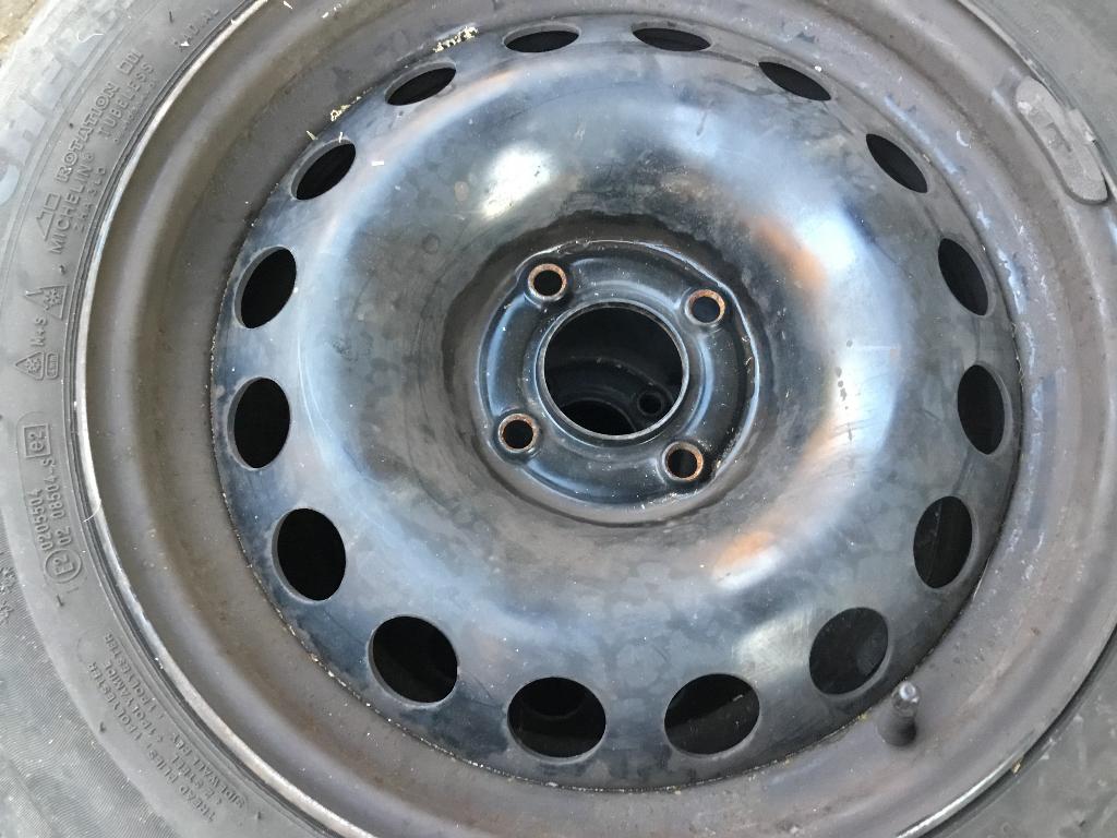 4 winterbanden Michelin Alpin op stalen velg 205 55 16, Ophalen, Gebruikt, 16 inch, Banden en Velgen