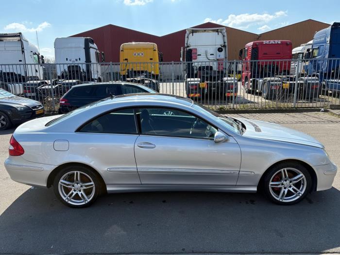 Portière 2portes droite d'un Mercedes CLK (775), 3 mois de garantie, Utilisé, Porte, -