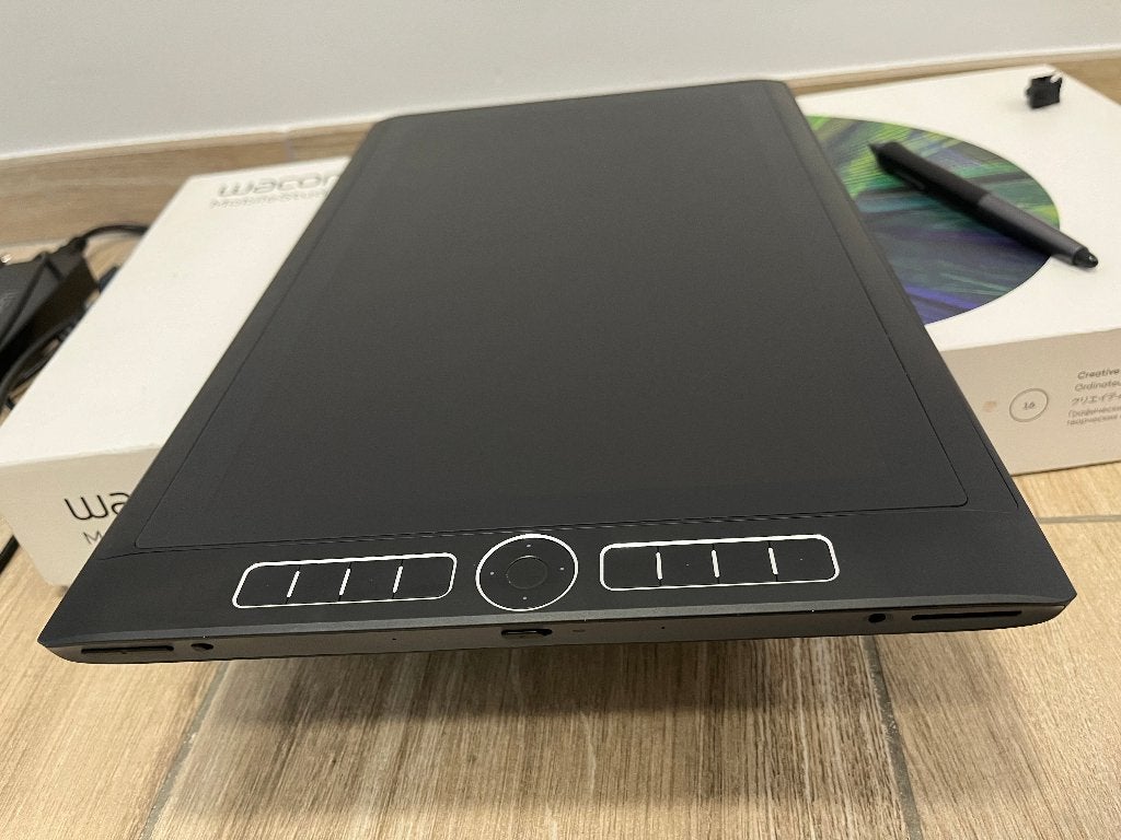 Wacom MobileStudio 16” Pro DTH-W1620H, Informatique & Logiciels, Tablettes graphiques, Utilisé, Sans fil, Multi-touch, Enlèvement ou Envoi