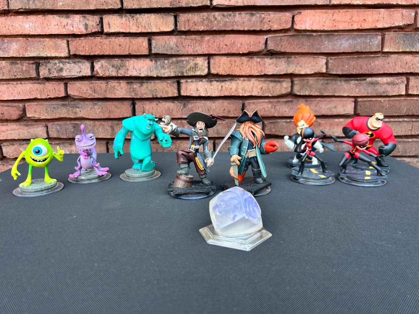 Disney infinity figures monsters inc, pirates en incredibles, Games en Spelcomputers, Xbox, Zo goed als nieuw, Overige typen, Overige merken