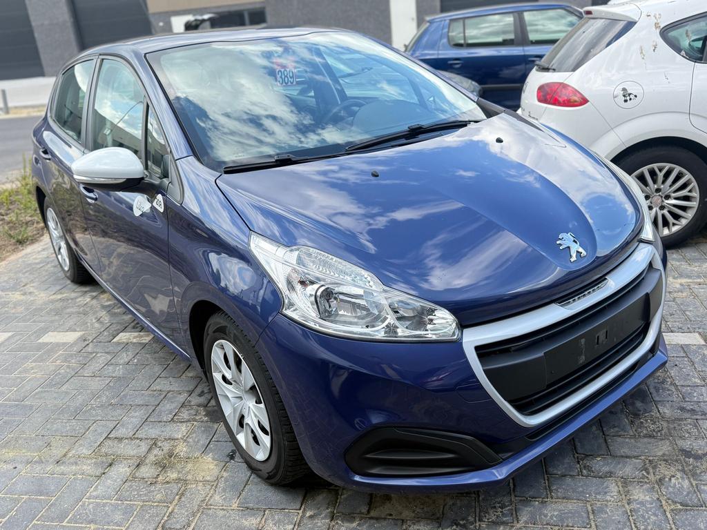 Peugeut 208 - 1.2 benzine - euro 6b, Auto's, Blauw, Bedrijf, Handgeschakeld, Airbags