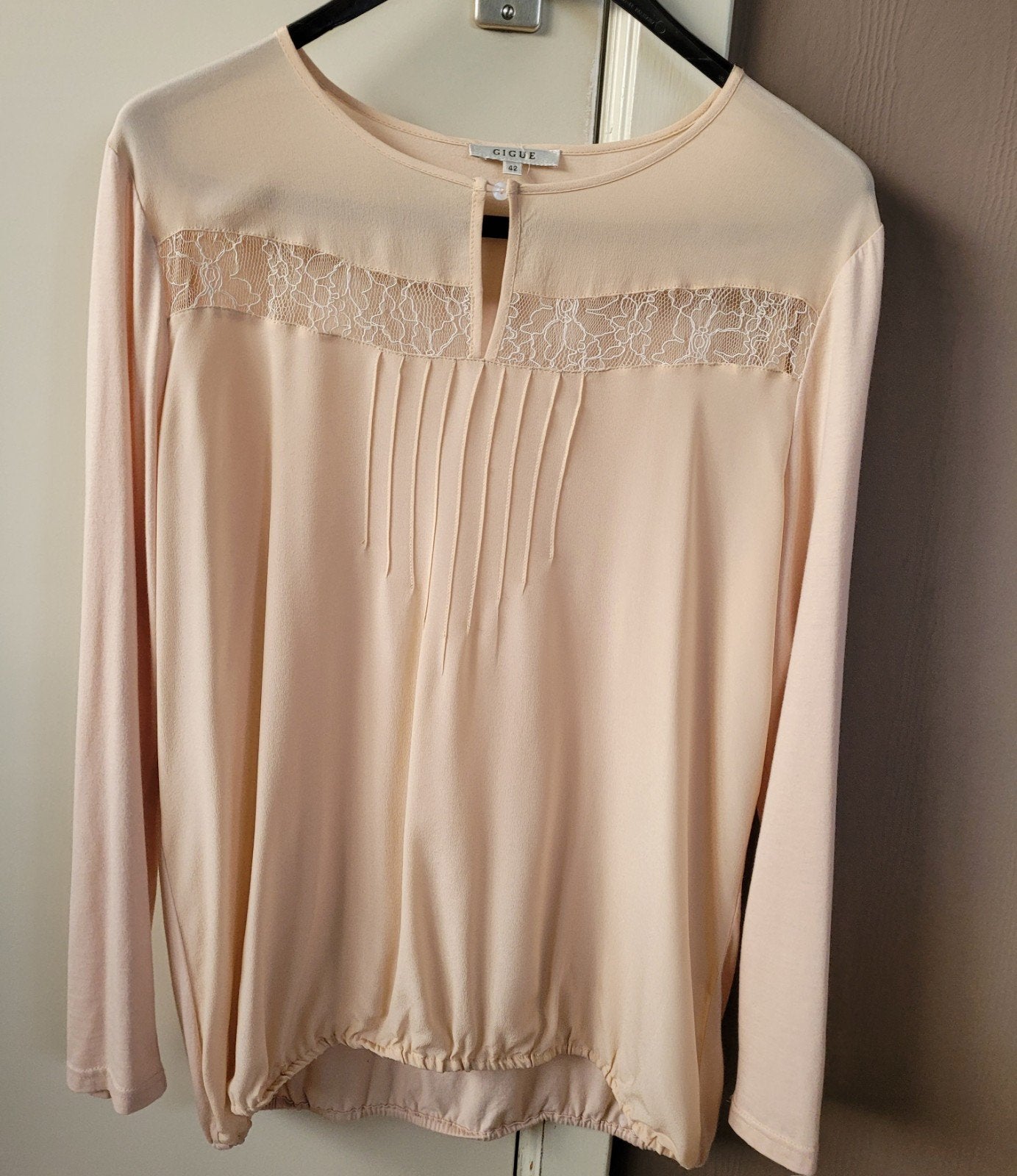 Zeer fijne bloes merk Gigue, 42...als nieuw, Kleding | Dames, Ophalen of Verzenden, Maat 42/44 (L)