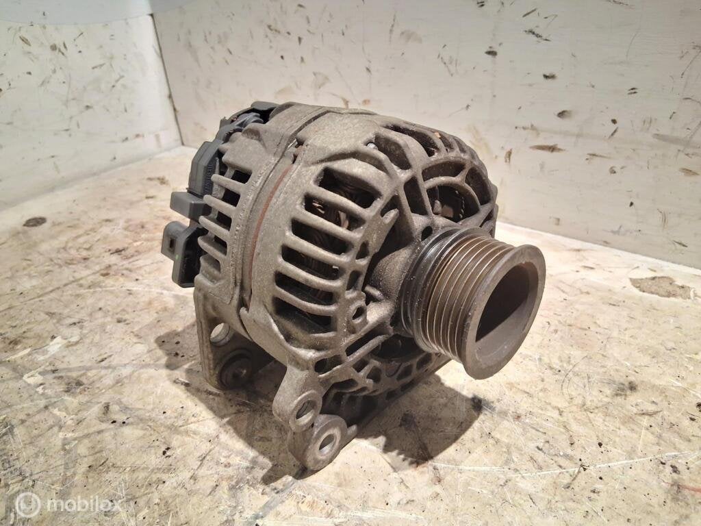 Dynamo VW Bora 1.6-16V ('98-'06) 06a903026, Gebruikt, Volkswagen, Ophalen of Verzenden, Volkswagen