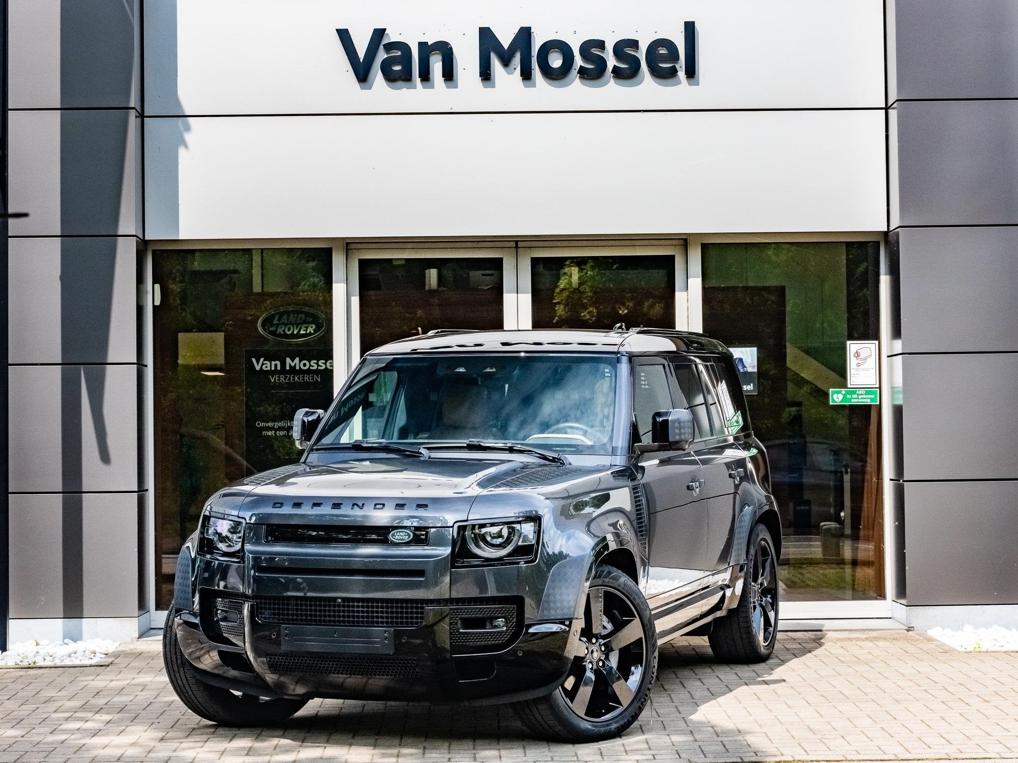 Land Rover Defender 110 D300 X-Dynamic HSE (automatique), Autos, Cuir, Argent ou Gris, 227 g/km, 3495 kg