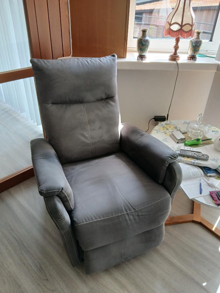 Beau fauteuil relax électrique, Maison & Meubles, Enlèvement, Comme neuf, Cuir, Moderne