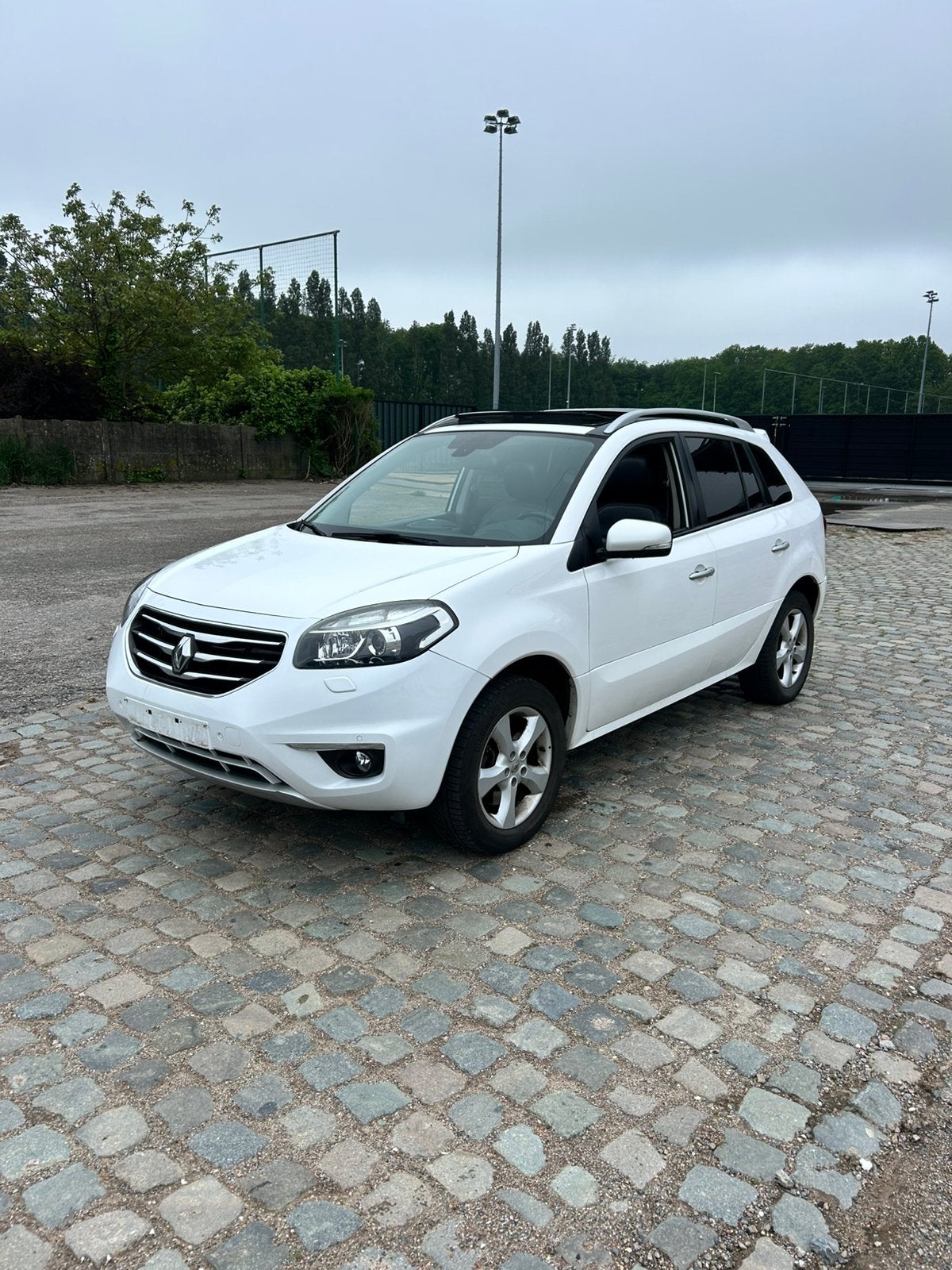 RENAULT KOLEOS 2013 • 196.000KM • 2.0DIESEL • EURO5 • 150PK, Auto's, Renault, Euro 5, Koleos, Leder, Bedrijf