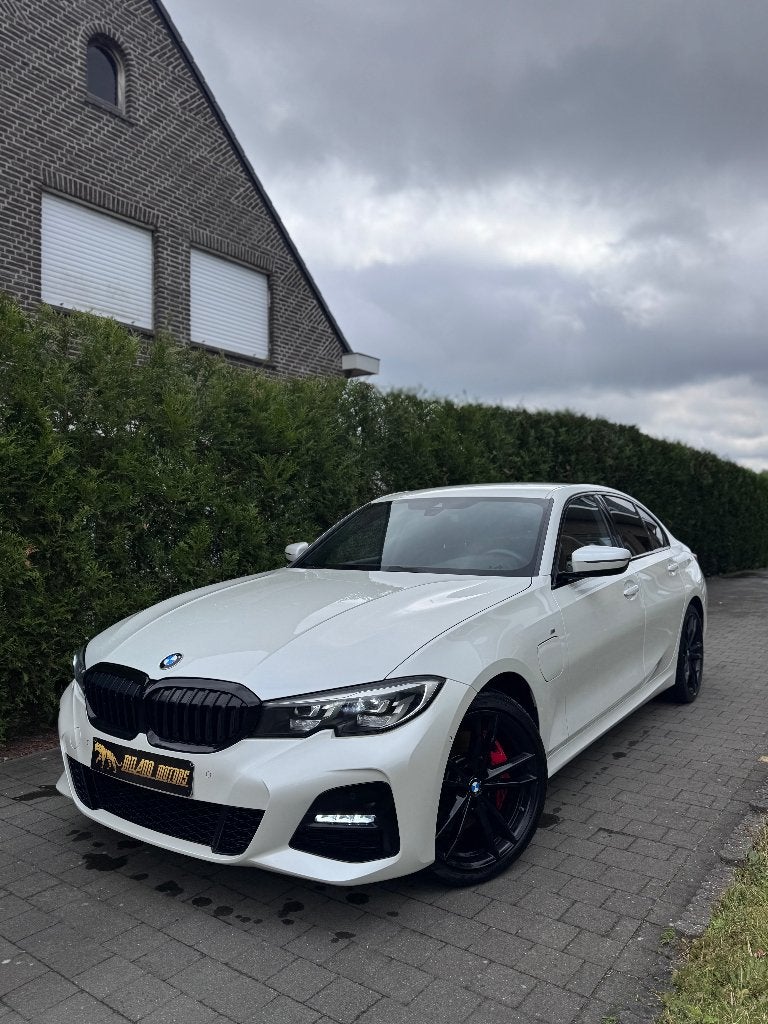 Ensemble BMW 330E M, Cuir, Euro 6, Entreprise, Entretenue par le concessionnaire