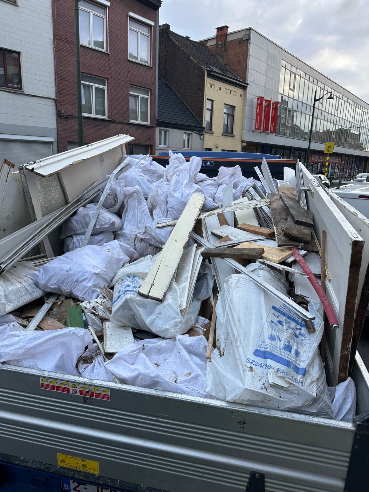 ENLÈVEMENT DE DÉCHETS DANS TOUTE LA BELGIQUE, Moins de 3 m³, Enlèvement, Chêne, Troncs d'arbres