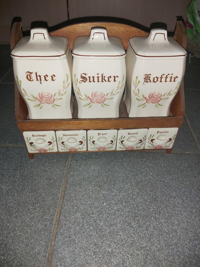 Koffie/kruidenrek, Ophalen