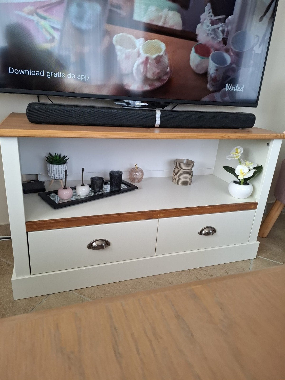 Tv kast, Ophalen