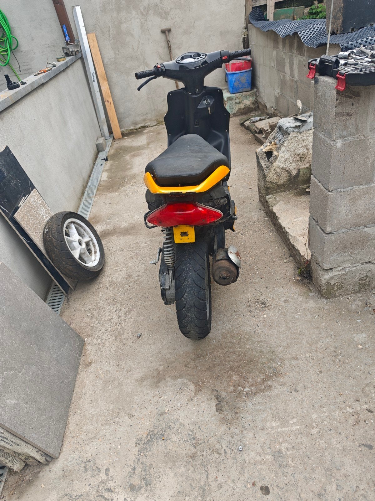 a vendre MBK Mach pour pièces ou repare sans papiers, Vélos & Vélomoteurs, Enlèvement
