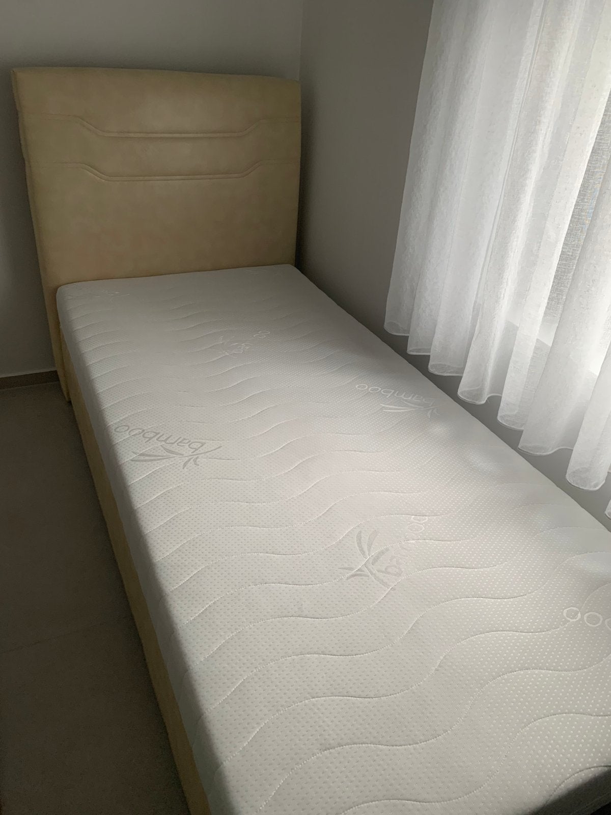 Bed, Enlèvement, Comme neuf
