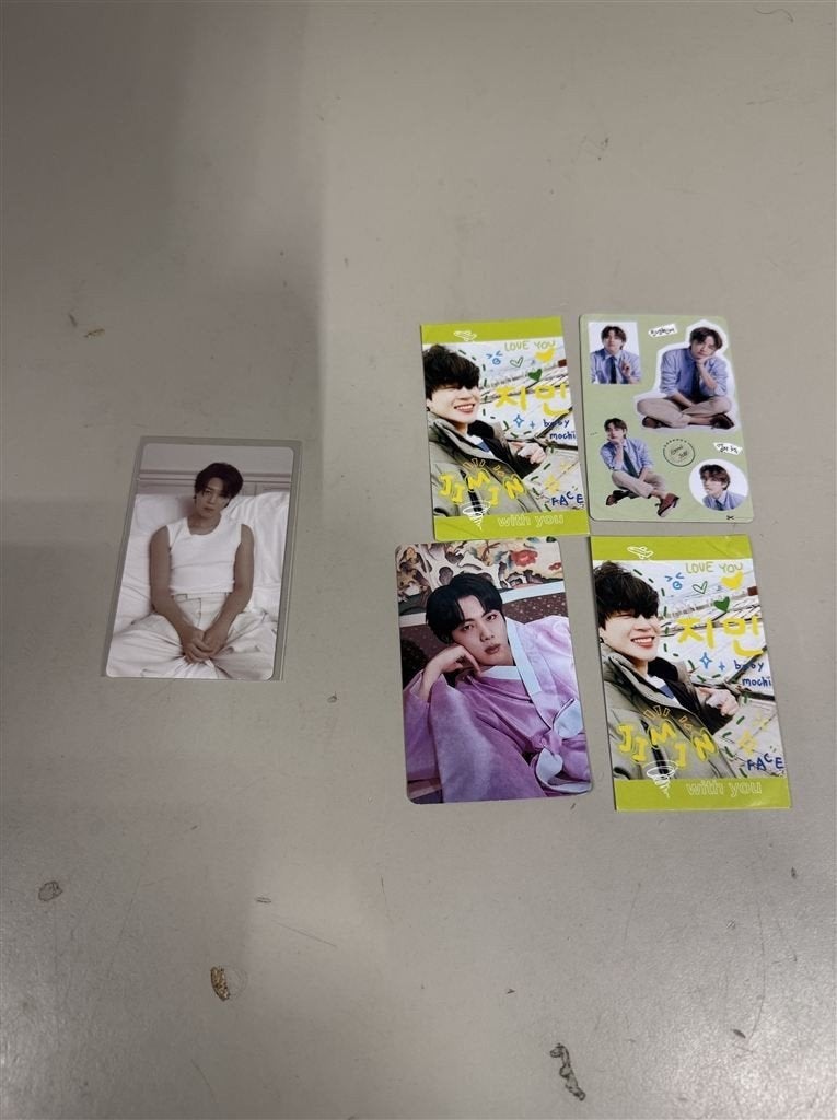 foto kaarten - Jimin face photocards - Vinyl and Weverse, Hobby en Vrije tijd, Verzamelkaartspellen | Overige, Ophalen of Verzenden