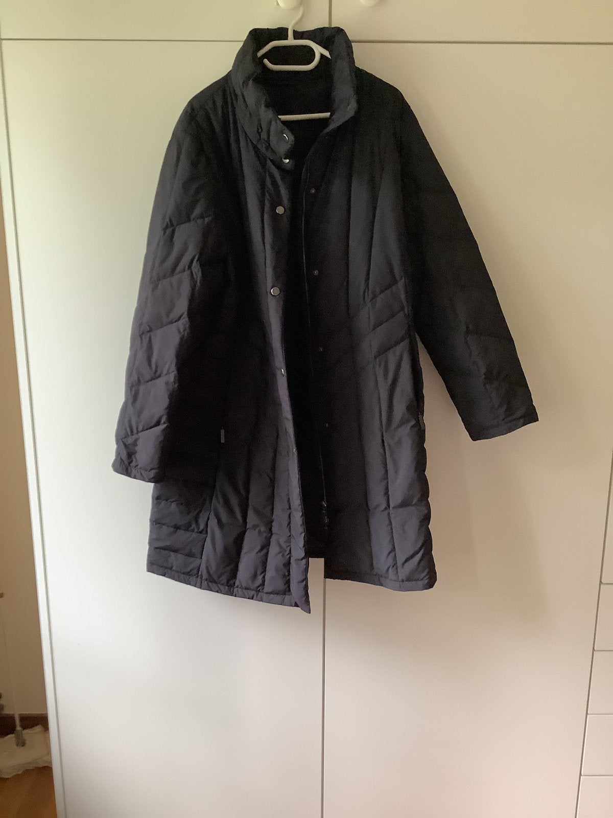 Donsjas, Kleding | Dames, Ophalen of Verzenden, Zo goed als nieuw, Maat 42/44 (L), Zwart