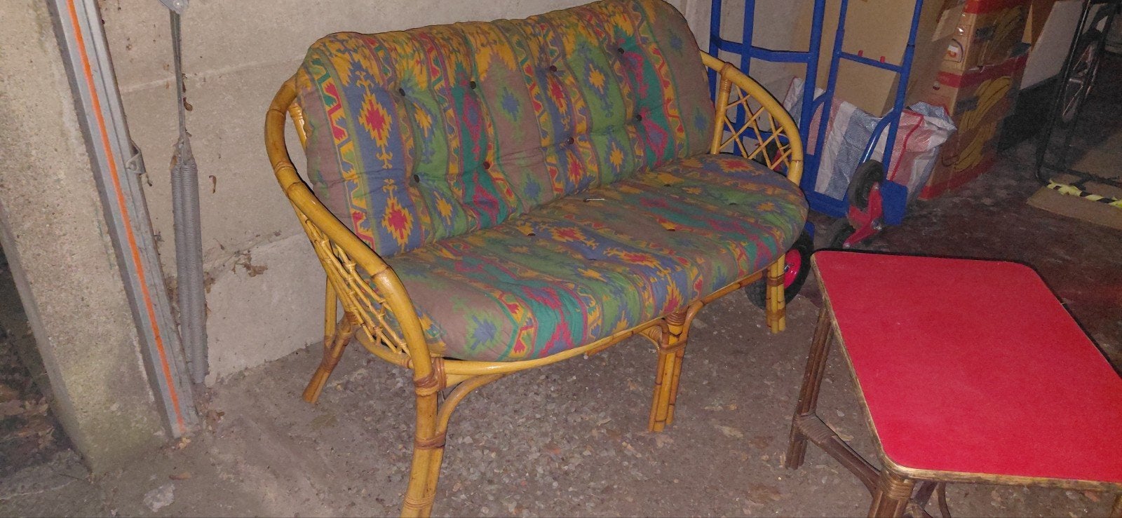 chaise en rotin vintage avec table., Jardin & Terrasse, Enlèvement, Rotin