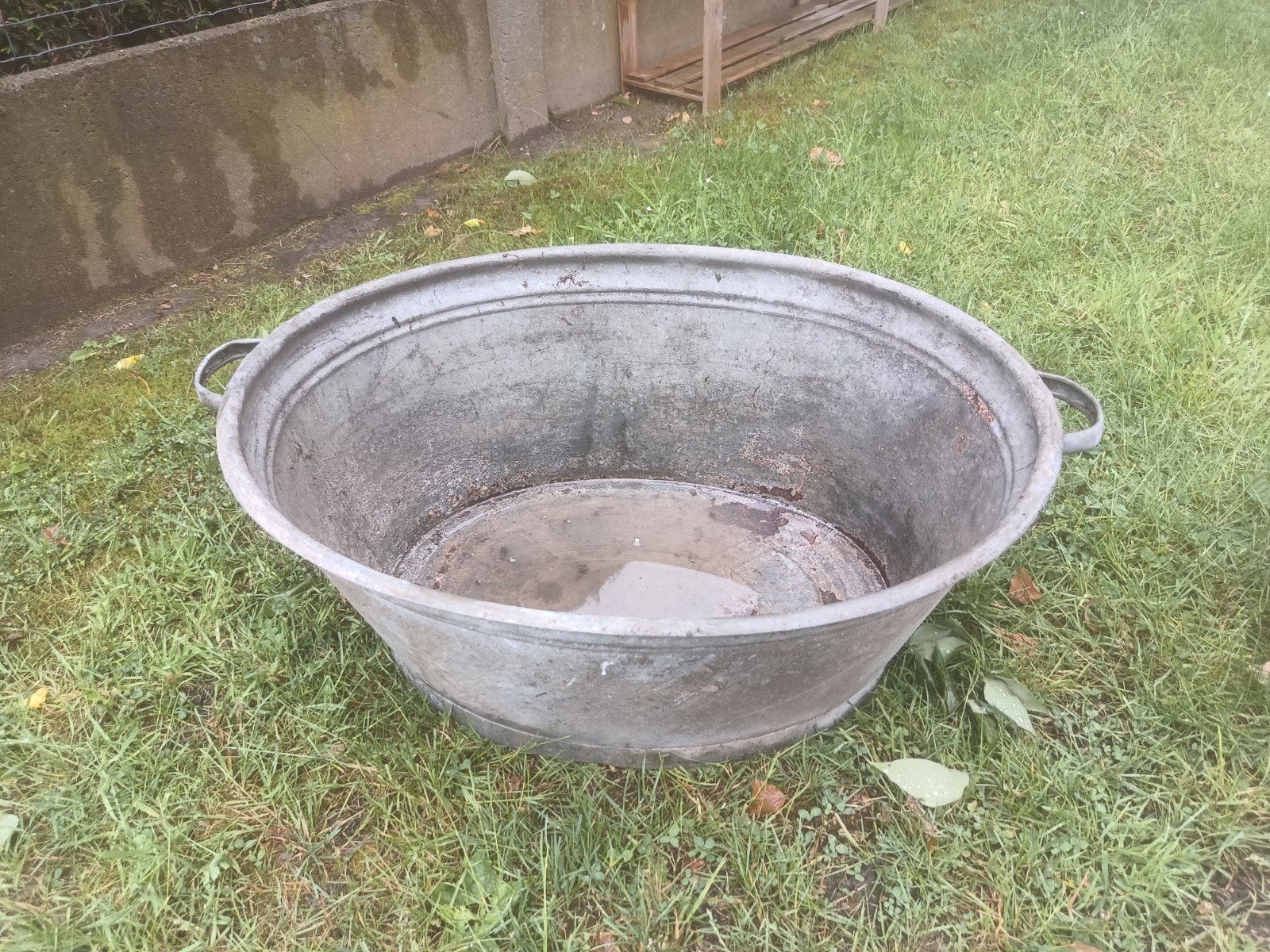 Grote ovale waterdichte zinken kuip + ander zinken voorwerp, Ophalen