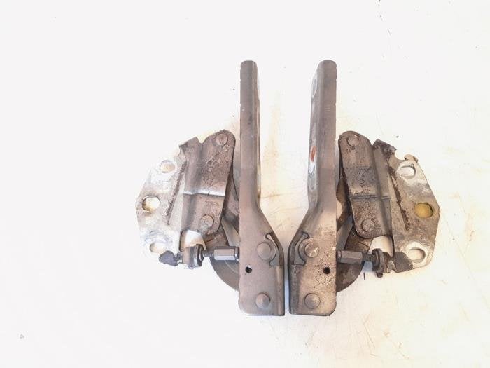 Charnière capot d'un Volkswagen Passat, Autos : Pièces & Accessoires, Volkswagen, -, 3 mois de garantie, Utilisé