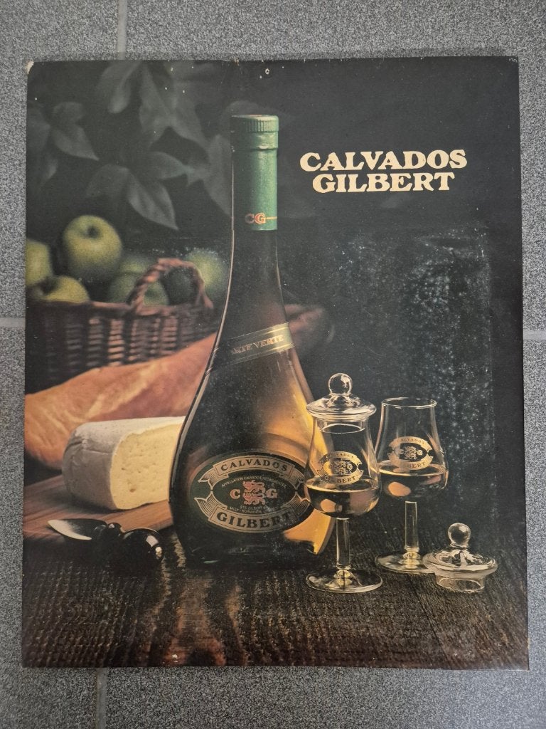Placard en carton Calvados Gilbert, Collections, Enlèvement ou Envoi, Utilisé, Panneau publicitaire