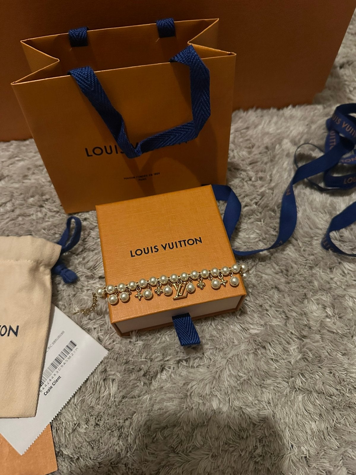 Bracelet perle « pearl river » Louis Vuitton Neuf M1685A, Enlèvement ou Envoi, Comme neuf