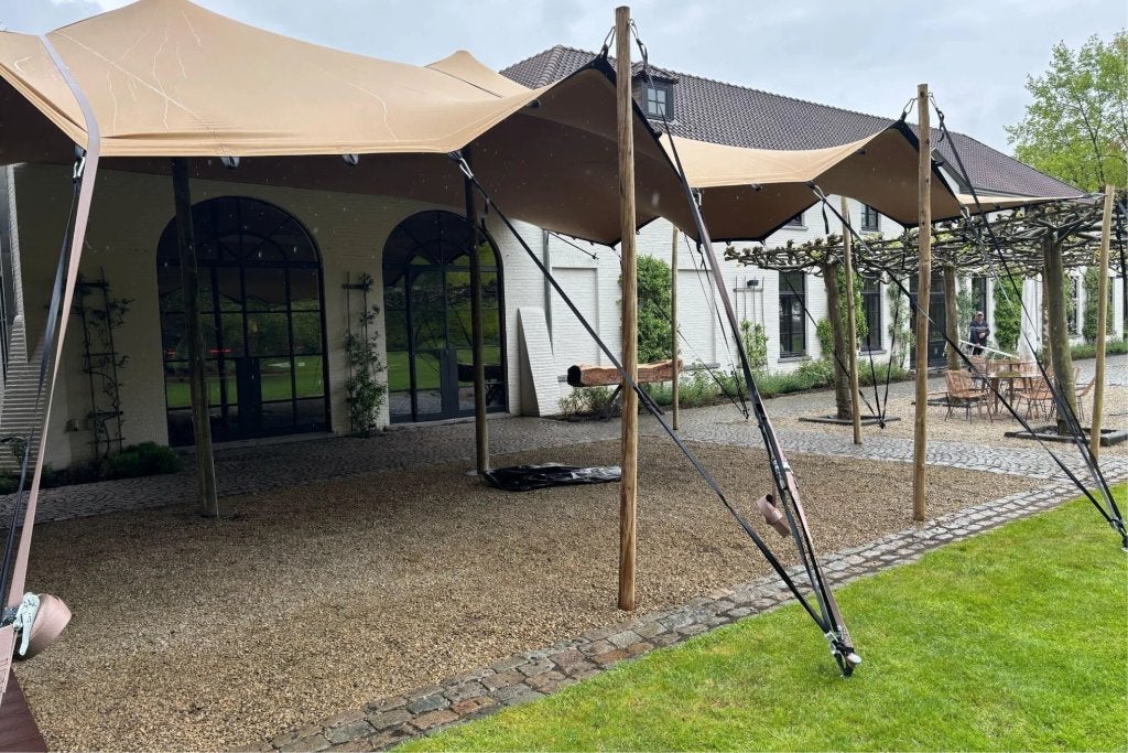 Tente stretch 10x10,5 avec boucles Sand/Sand(Above & Beyond), Neuf, Enlèvement ou Envoi, Pliable, 6 mètres ou plus