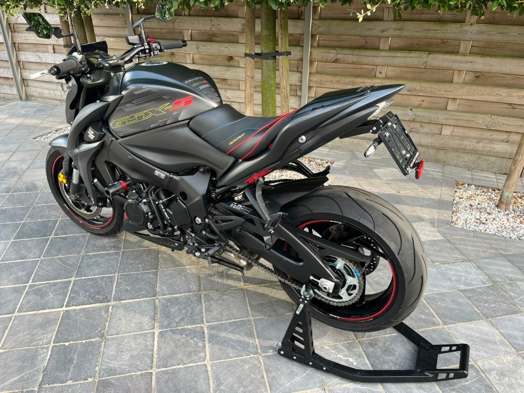 Suzuki GSX-S1000**Black Edition**7500km!!**7/2020*Akrapovic*, Motorrijbewijs A, Bedrijf, LED Verlichting, Meer dan 35 kW