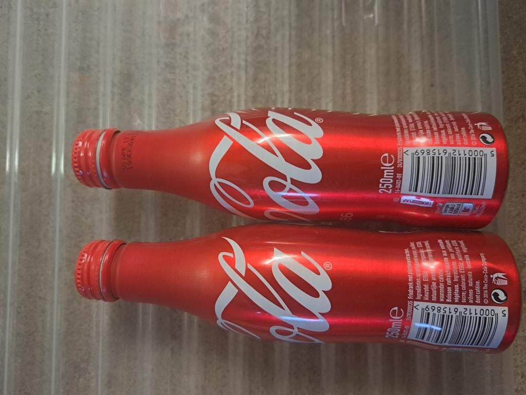 Coca cola, Enlèvement