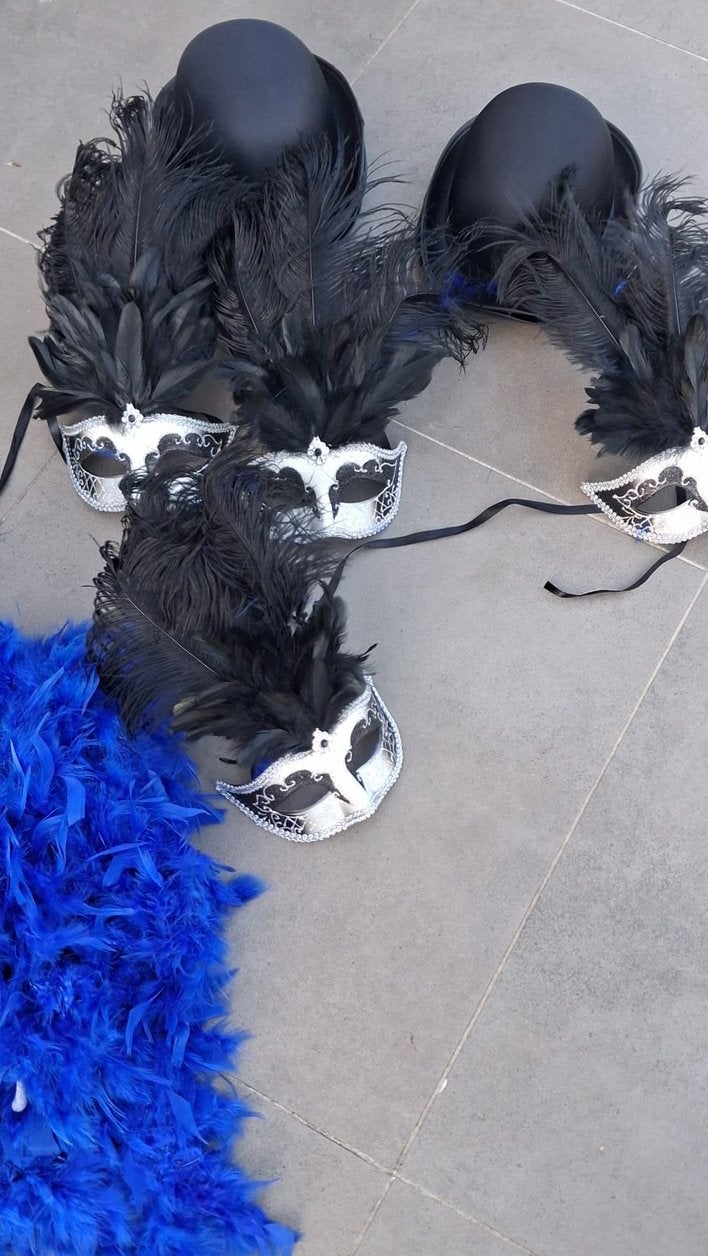 Mooie carnaval/ festival costuums, Enlèvement, Comme neuf, Gants, Chapeau ou Casquette