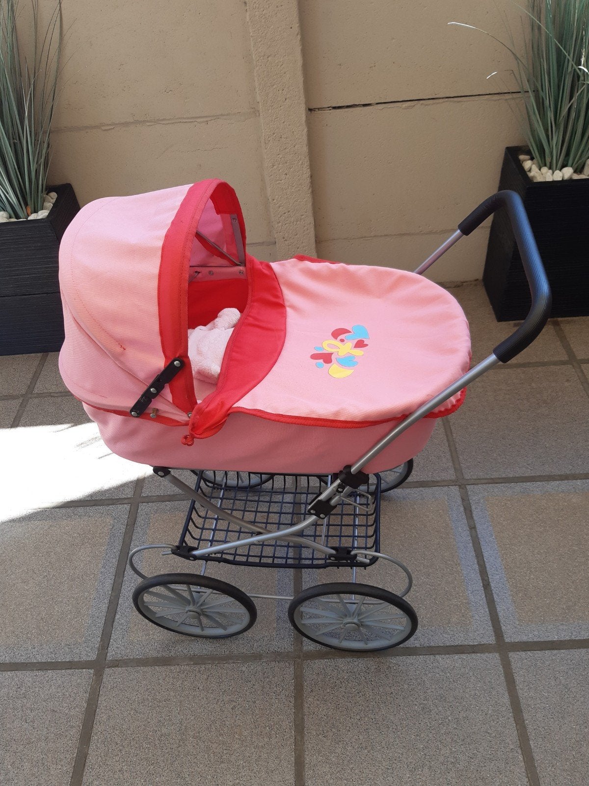 landau pour poupée avec poupée et tapis., Enlèvement