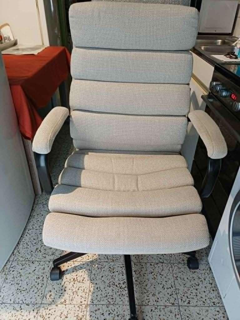 Bureaustoel beige, Ophalen, Zo goed als nieuw, Beige, Bureaustoel