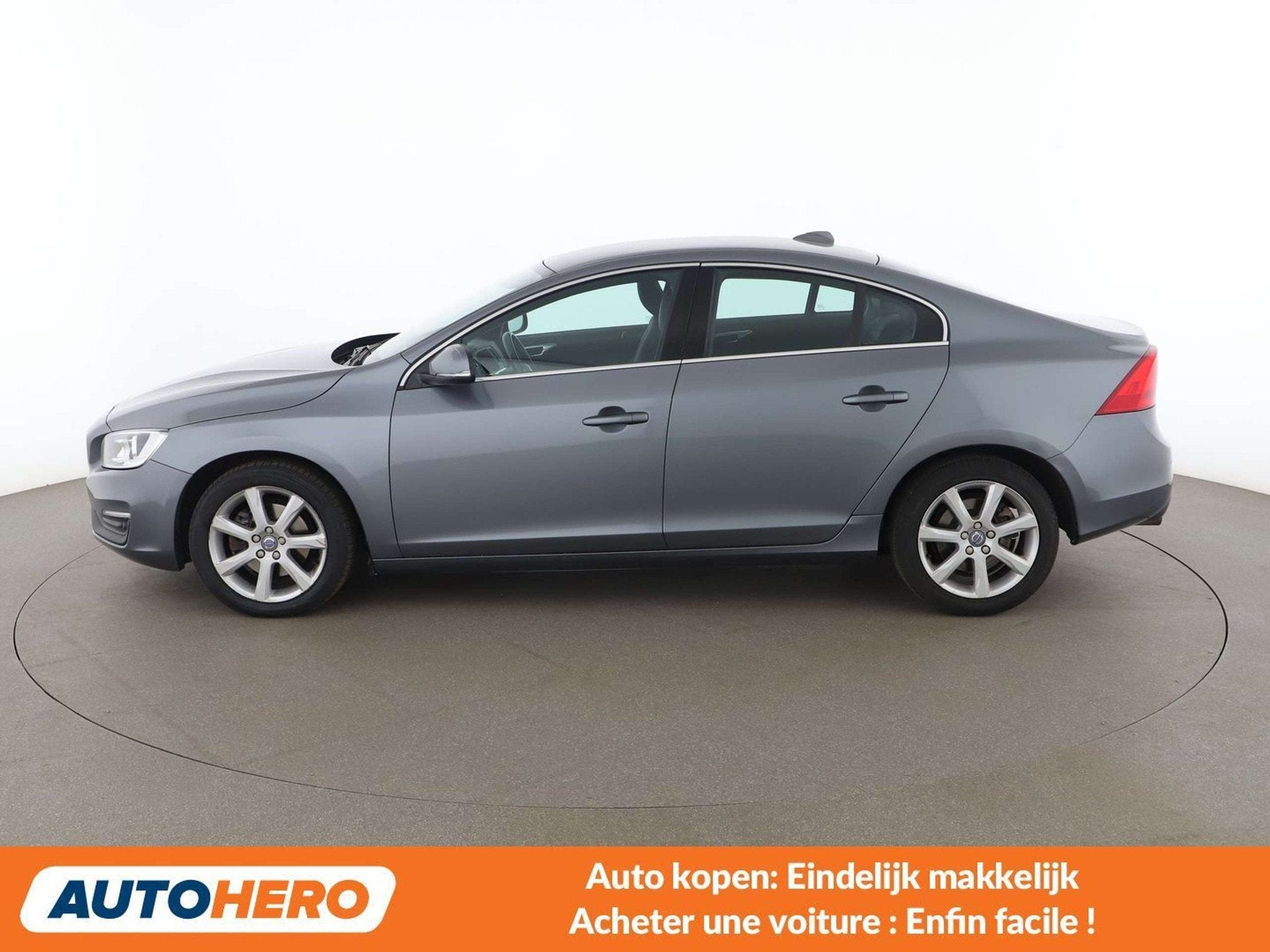 Volvo S60 2.0 T3 Momentum (année de construction 2015), Autos, Cuir, Argent ou Gris, Achat, 4 portes
