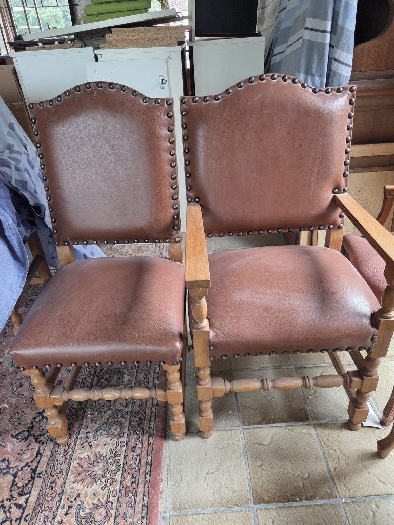 houten stoelen met lederen zitting en rug, Ophalen