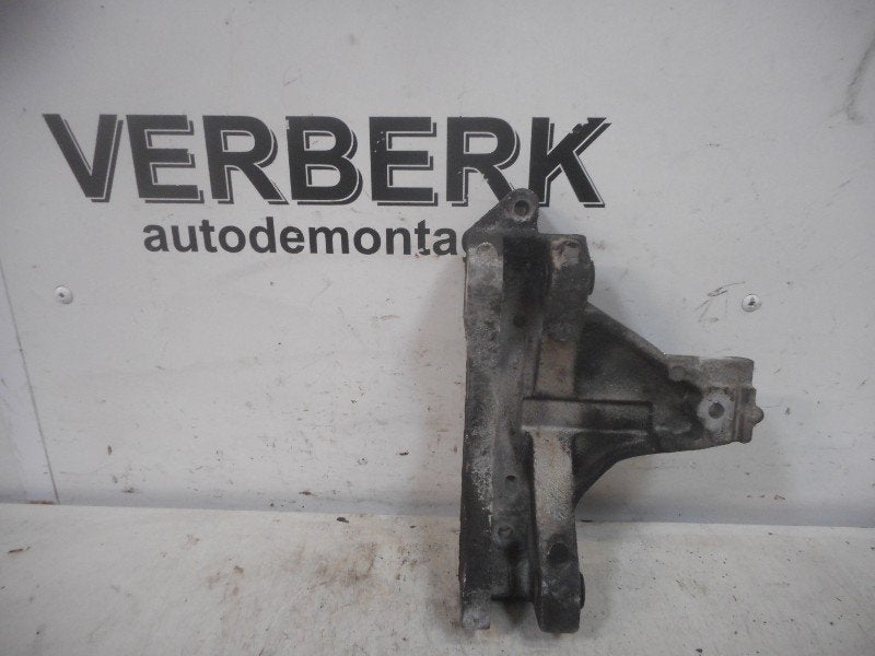 SUPPORT ALTRENATEUR Ford Mondeo II (f53t40239-ba), Henry-Ford-Straße  1
50735  Köln, DE, Ford-Werke GmbH, Kunden@ford.com, Ford