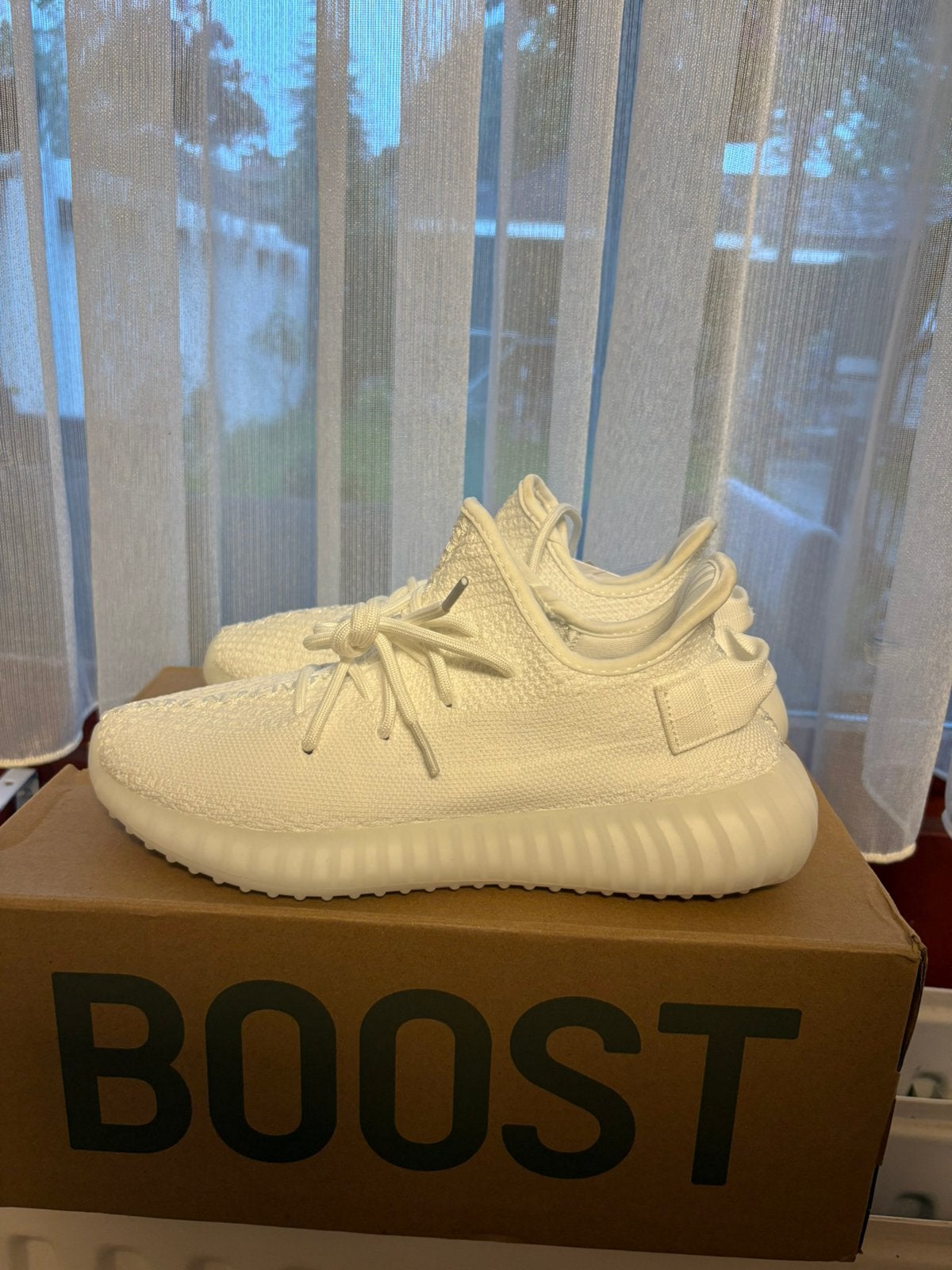 Adidas yeezy, Neuf, Enlèvement ou Envoi, Blanc, Baskets