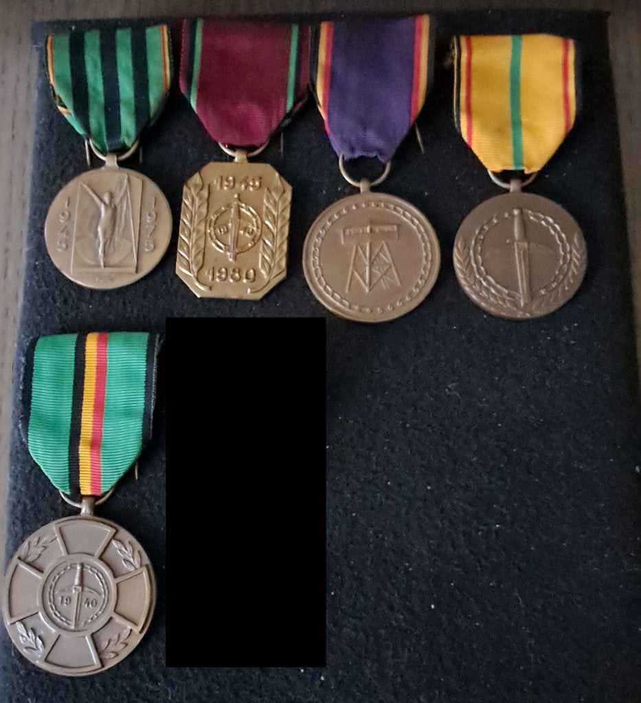 Lot médaille prisonnier de guerre, Enlèvement ou Envoi, Armée de terre, Ruban, Médaille ou Ailes