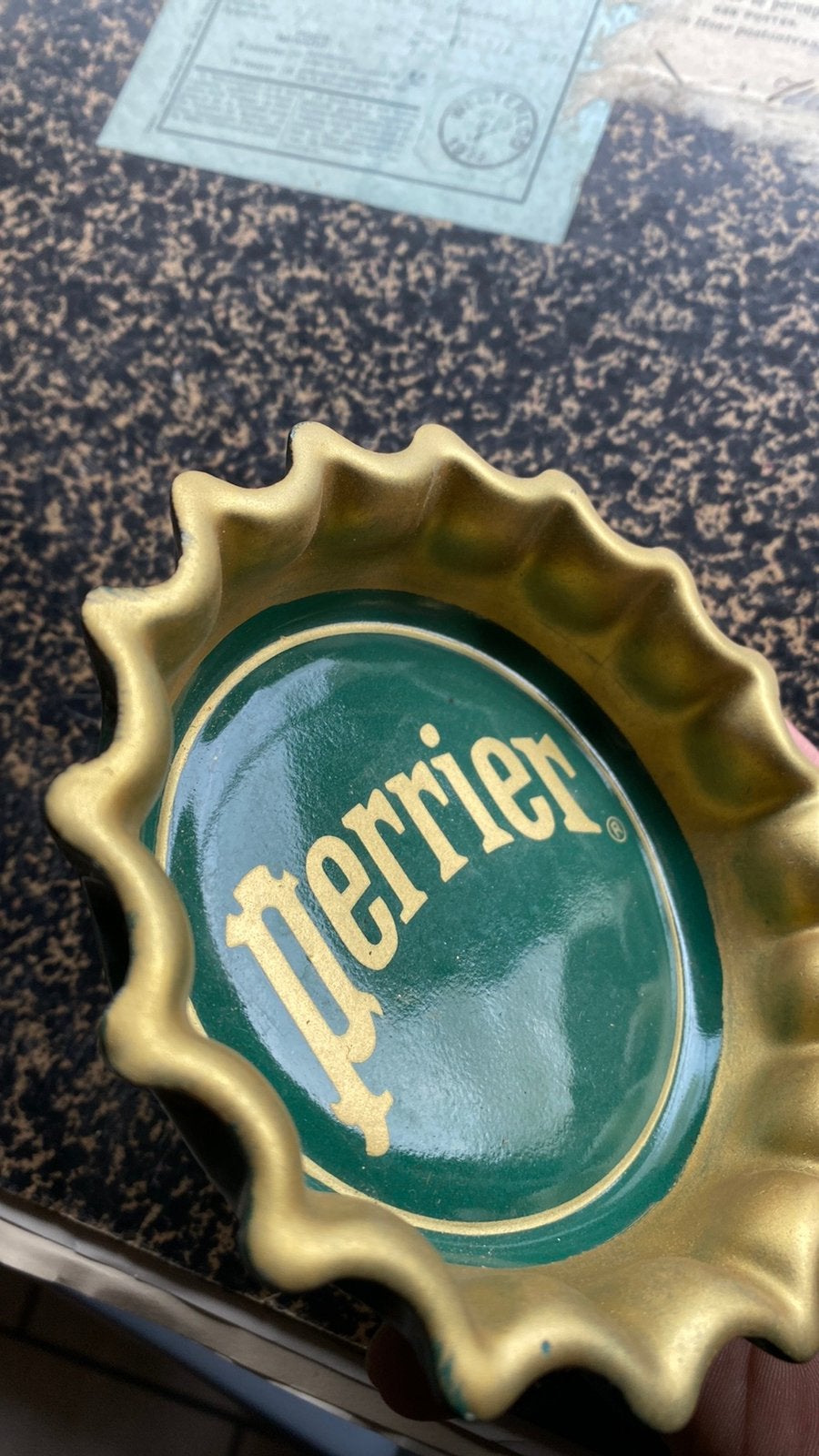 Oude ceramische asbak Perrier, Ophalen of Verzenden, Zo goed als nieuw