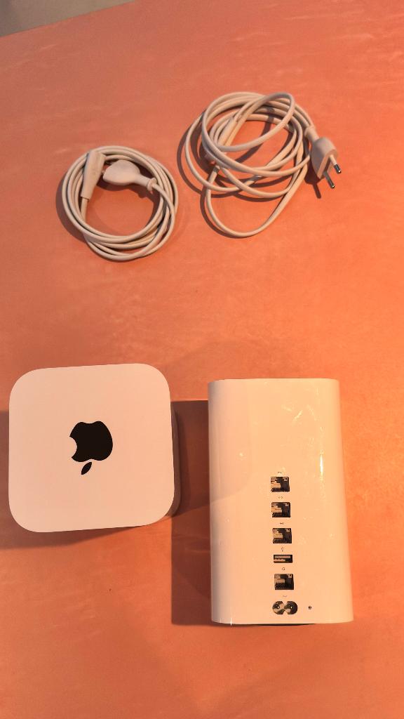 2x Apple AirPort Time Capsule – wifi + back-up (set), Computers en Software, Ophalen, Zo goed als nieuw, Apple