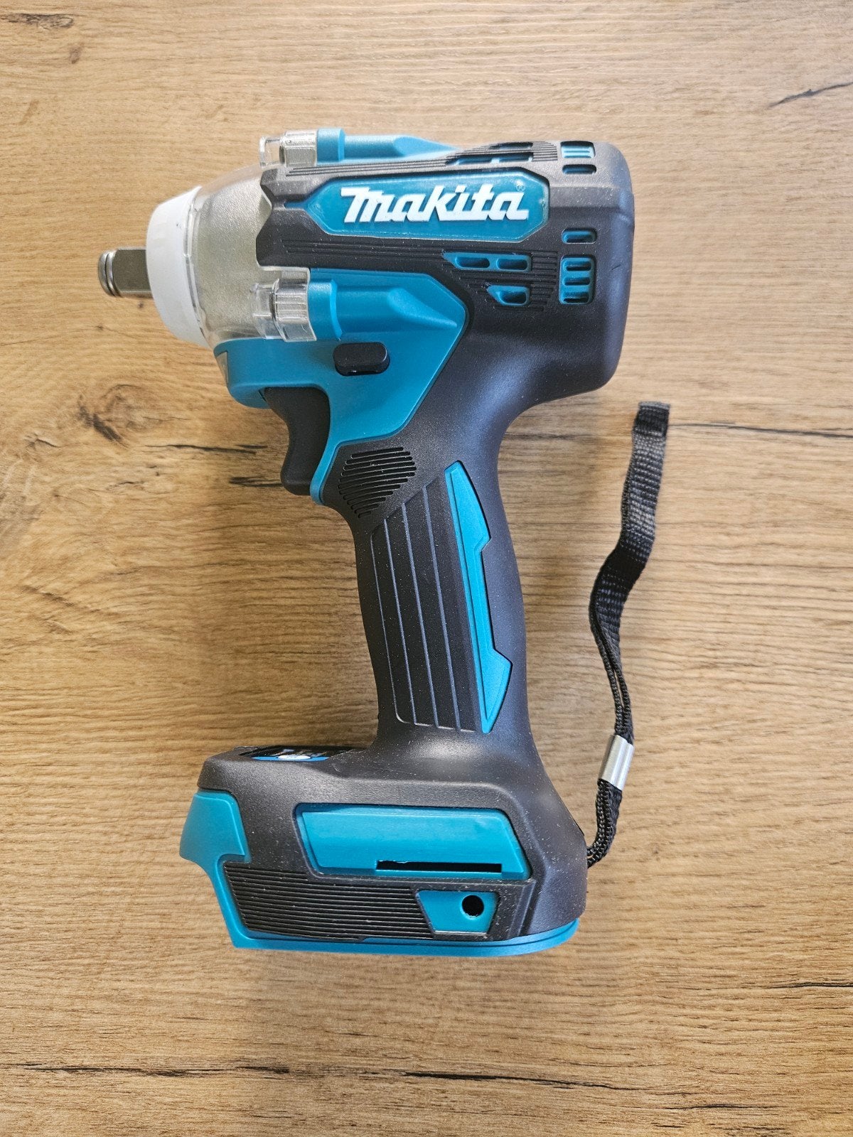 Makita DTW300 slagmoer nieuw, Doe-het-zelf en Bouw, Gereedschap | Boormachines, Ophalen of Verzenden