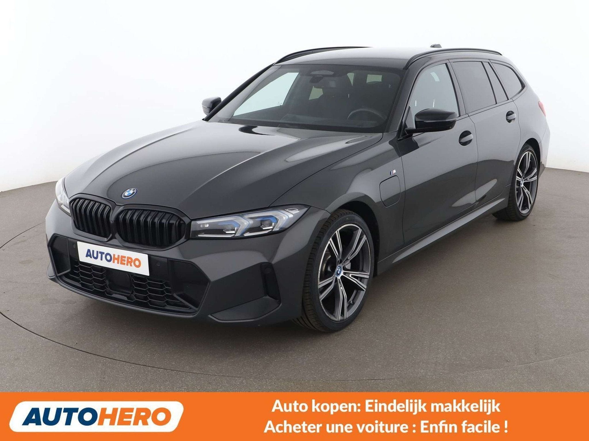BMW 3 Serie 330 330e xDrive M Sport (bj 2023, automaat), Auto's, Automaat, Achterwielaandrijving, Euro 6, 35 g/km