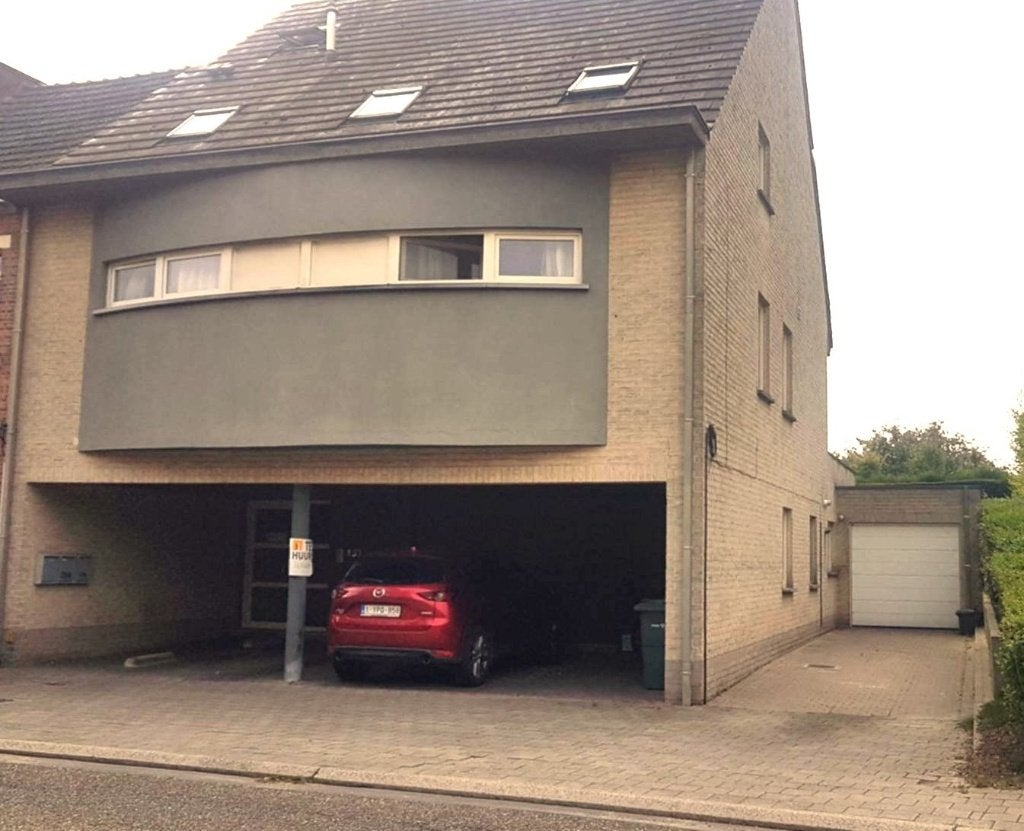 Gelijkvloers Appartement Tielrode met Tuin, Garage en 2slpks, 50 m² of meer, Provincie Oost-Vlaanderen