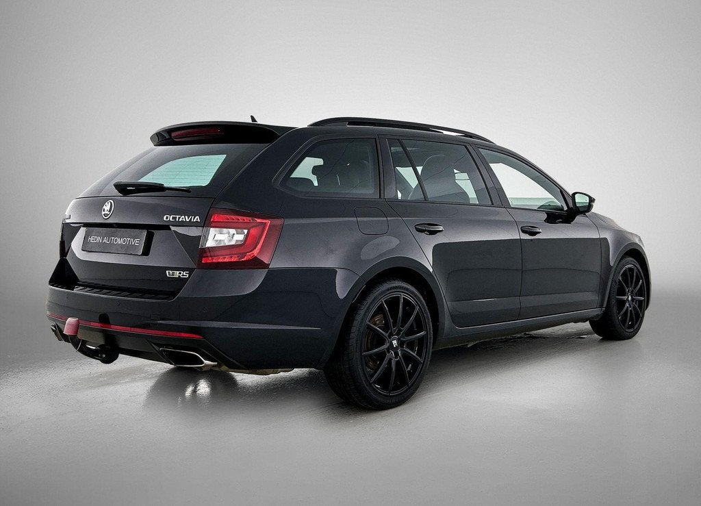 Skoda Octavia Combi 2.0 TSI RS 230 Business, Auto's, Gebruikt, 4 cilinders, Zwart, Leder
