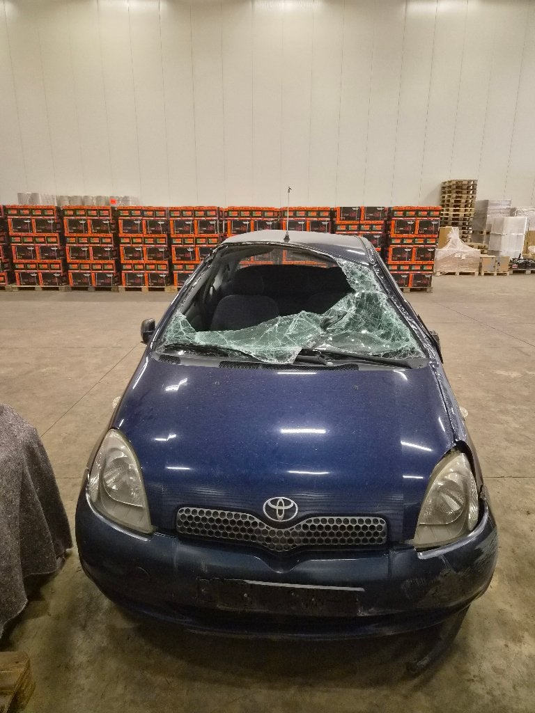 Toyota Yaris 1.3 VVTI, benzine, 2002, 275dkm, totaal verlies, Auto's, Toyota, Voorwielaandrijving, Stof, Blauw, Bedrijf